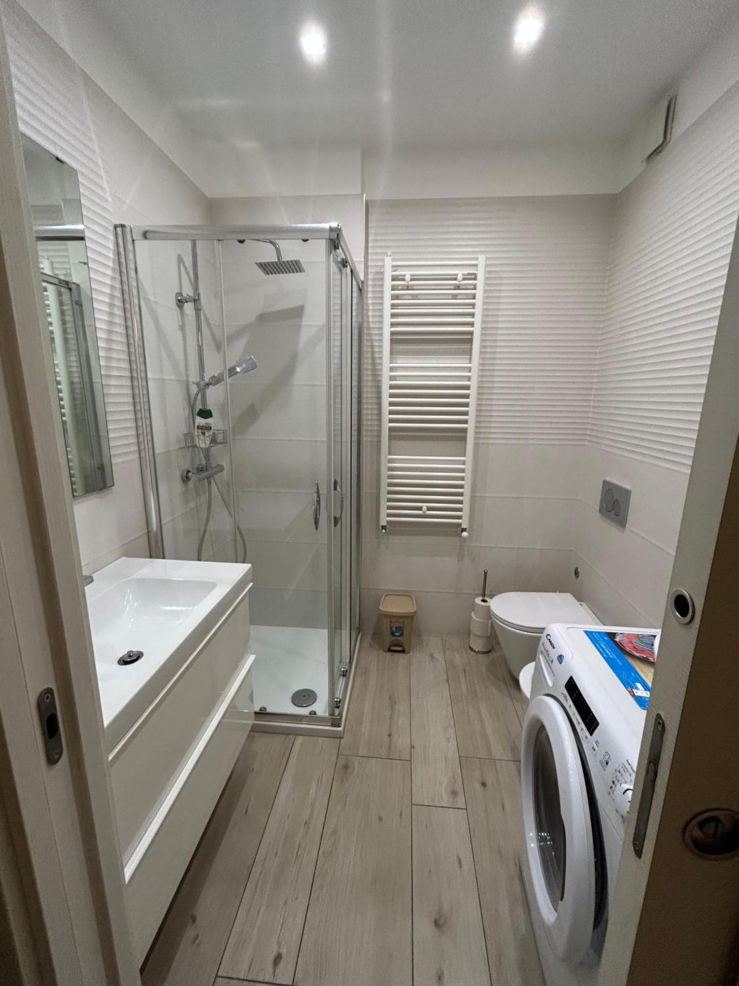 Central Modern Studio Bari Apartment Luaran gambar