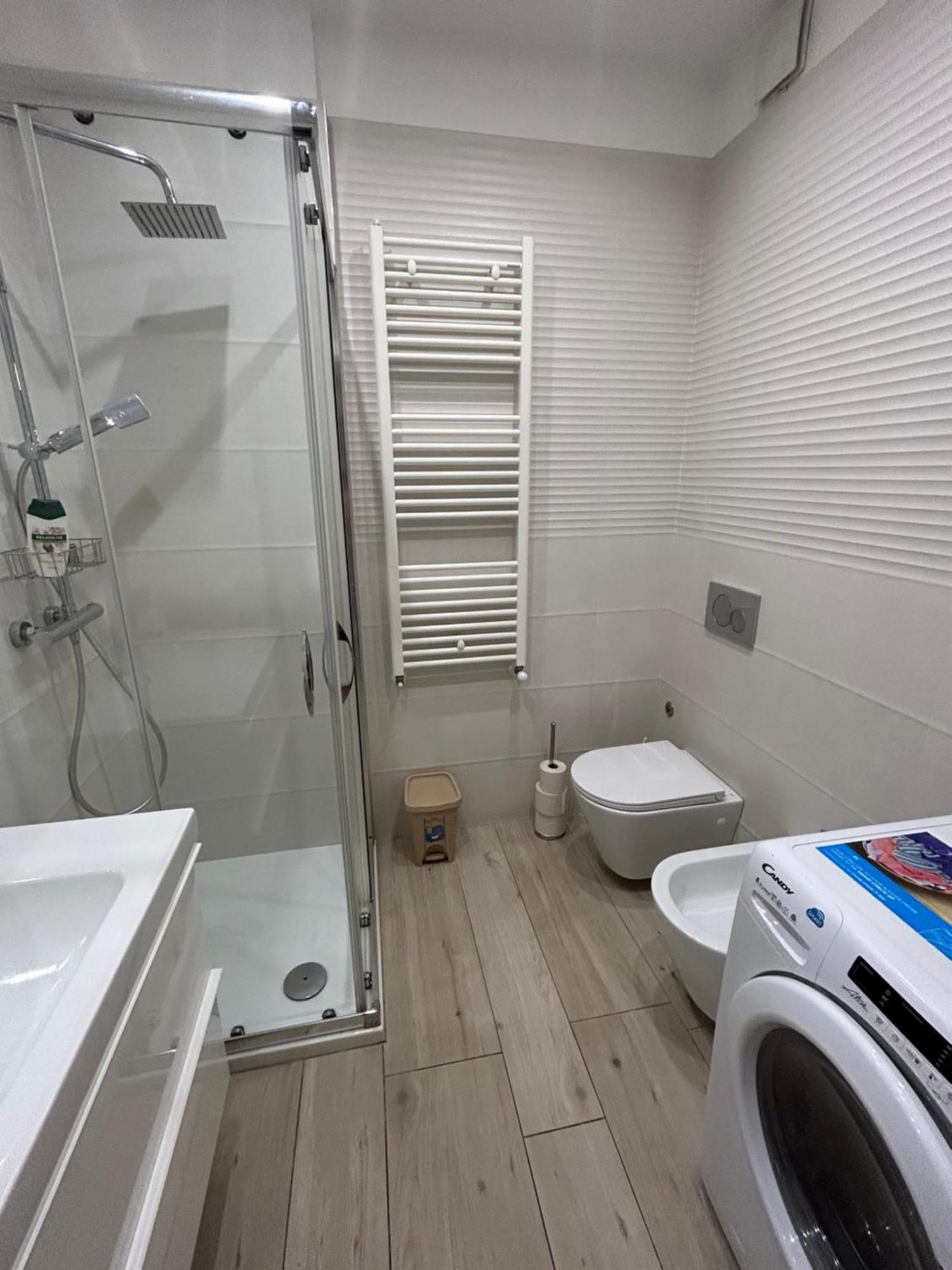 Central Modern Studio Bari Apartment Luaran gambar