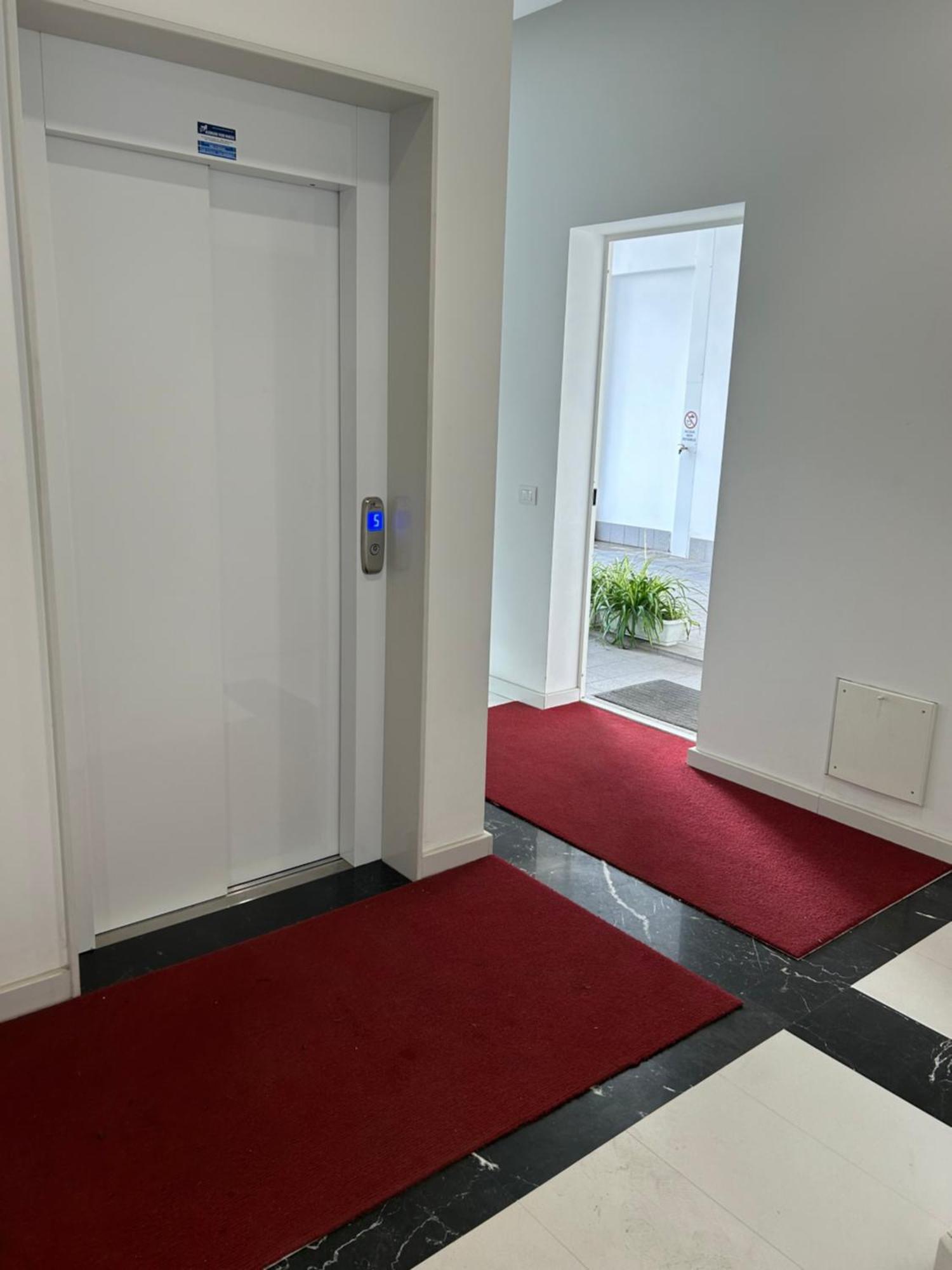 Central Modern Studio Bari Apartment Luaran gambar