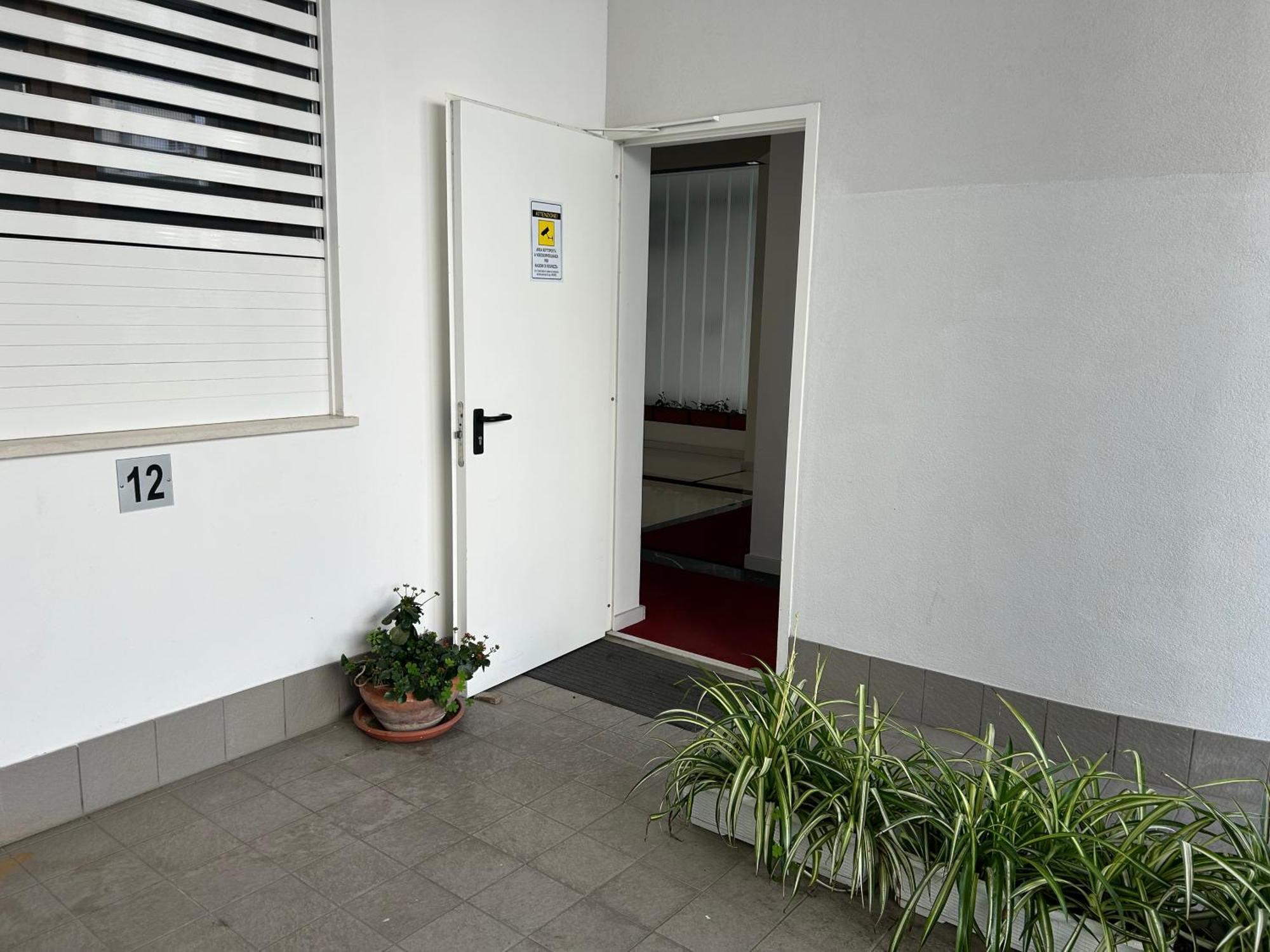 Central Modern Studio Bari Apartment Luaran gambar