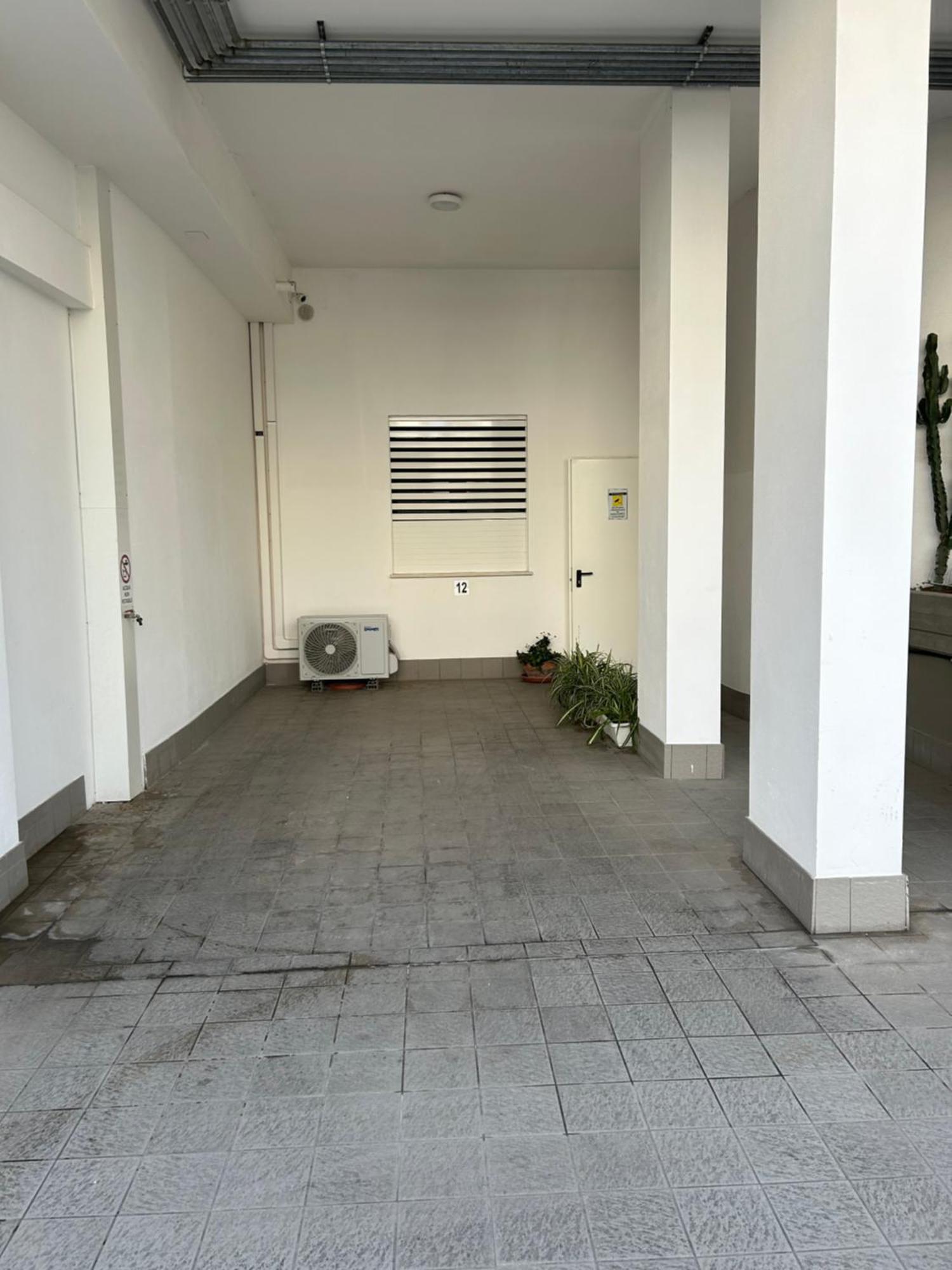 Central Modern Studio Bari Apartment Luaran gambar