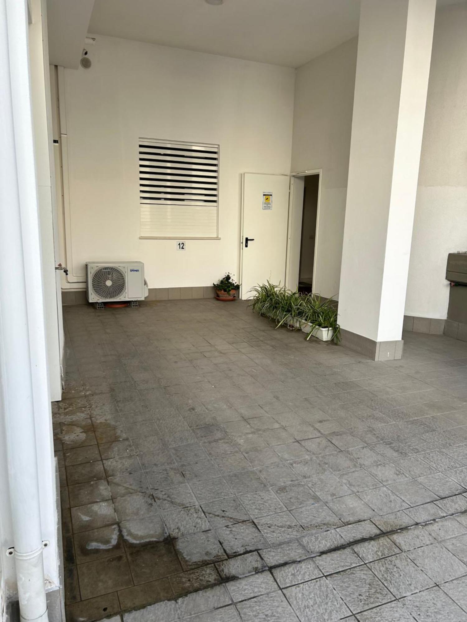 Central Modern Studio Bari Apartment Luaran gambar