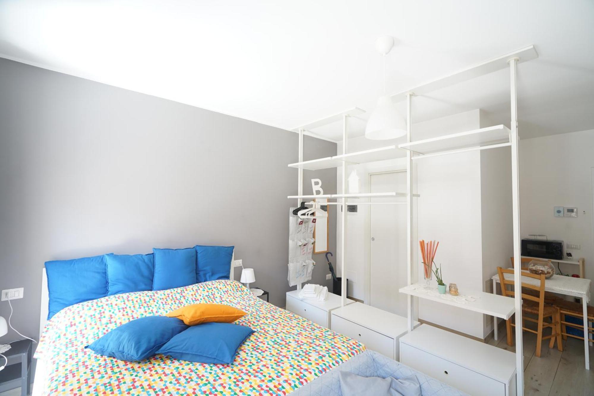 Central Modern Studio Bari Apartment Luaran gambar
