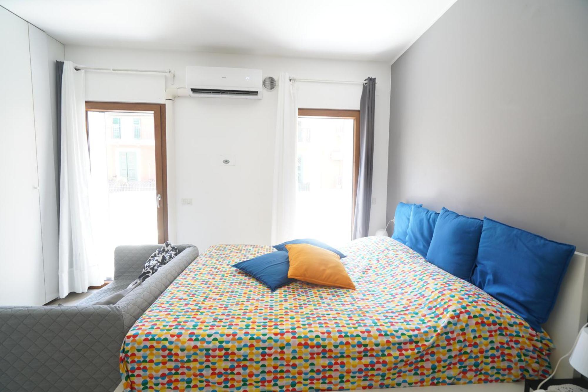 Central Modern Studio Bari Apartment Luaran gambar